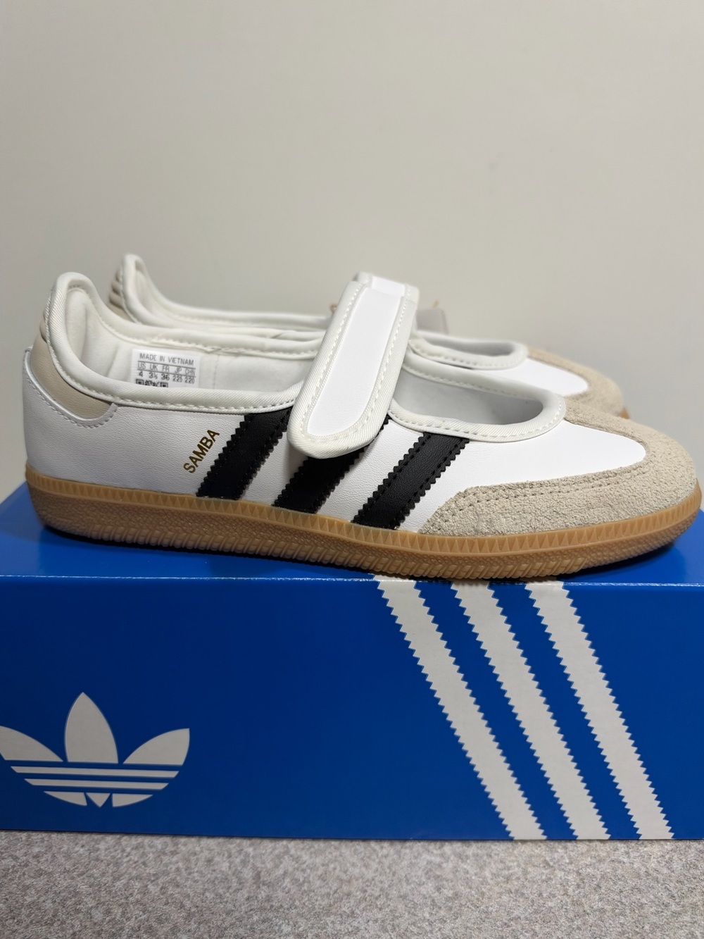 adidas Samba Jane White Black Gum (GS) Size 4 Youth JR7436